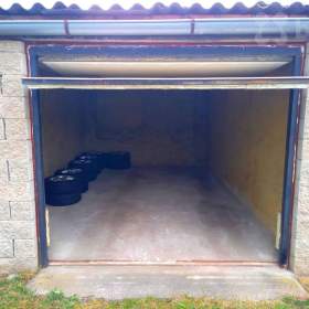 Prodej garáže, 19 m2, OV, Kněževes, ul. Štrosova / 19543082