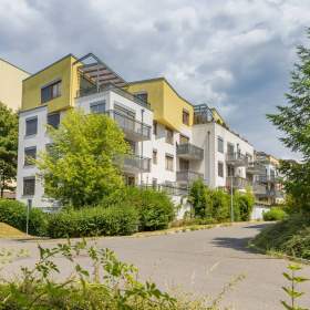 Foto inzerátu pronájem 2+KK s balkonem a garážovým stáním, Praha 5 - Hlubočepy