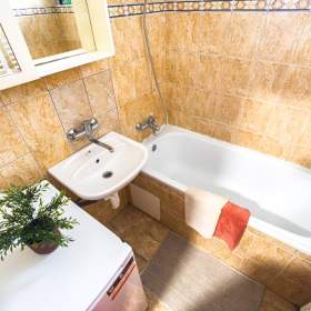 Foto inzerátu Prodej bytu v 1/2NP - 3+1, 77 m2, lodžie 5 m2, sklep 33 m2, Uherčice