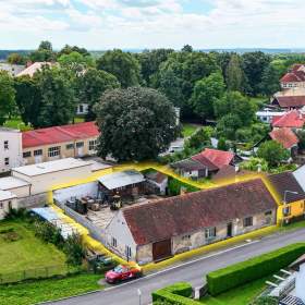 Unikátní nemovitost:  rodinný dům s vlastním dvorem + podnikatelský potenciál / 19551423