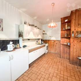 Foto inzerátu Prodej rodinného domu 310 m2 se stodolou 330m2 na pozemku 5 820 m2 v obci Valkeřice