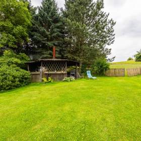 Foto inzerátu Prodej rodinného domu 310 m2 se stodolou 330m2 na pozemku 5 820 m2 v obci Valkeřice