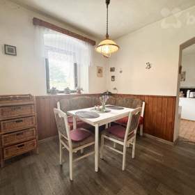 Foto inzerátu Prodej rodinného domu 310 m2 se stodolou 330m2 na pozemku 5 820 m2 v obci Valkeřice