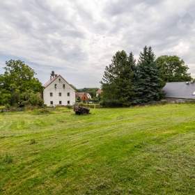 Foto inzerátu Prodej rodinného domu 310 m2 se stodolou 330m2 na pozemku 5 820 m2 v obci Valkeřice