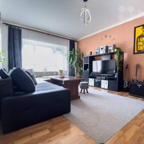 Foto inzerátu Prodej rodinného domu ve Šlapanicích u Brna - klidná lokalita, prostorné bydlení