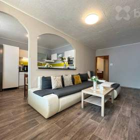 Prodej bytu 3+kk, 71 m²  + sklep v obci Odolena Voda / 19599464