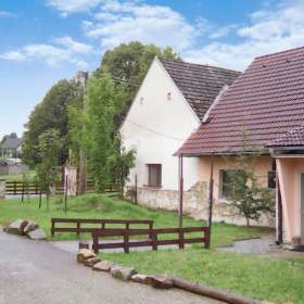 Foto inzerátu Prodej vesnického statku se dvěma domy 840 m2, pozemek 2253 m2,Byňov u Nových Hradů