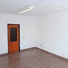 Pronájem obchodních a skladových prostor 40m2 Olomouc -  Chválkovická / 19599479