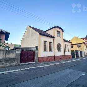 Foto inzerátu Pronájem rodinného domu, 5+kk, 242m2, pozemek 365 m2, Rooseveltova, Kladno