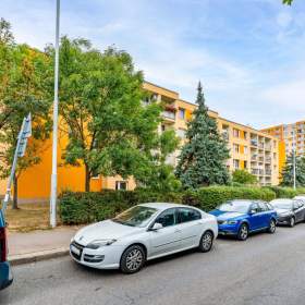 Prodej bytu 2+kk, 47,5 m²  + zasklená lodžie 3,97 m²  + sklep 4,8 m² , Praha -  Modřany / 19599592
