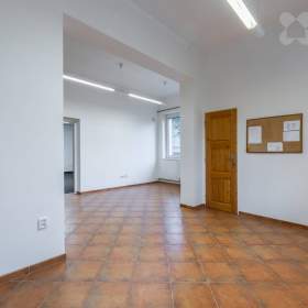 Foto inzerátu Prodej prostorného domu (670 m²) s velkým pozemkem v Dolní Kalné