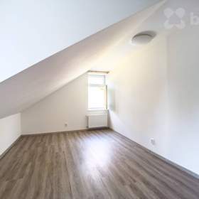 Foto inzerátu Prodej prostorné vily s čtyřmi byty ve vyhledávané části Františkových Lázní