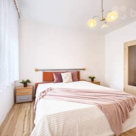 Foto inzerátu Prodej prostorné vily s čtyřmi byty ve vyhledávané části Františkových Lázní