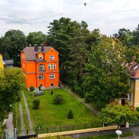 Foto inzerátu Prodej prostorné vily s čtyřmi byty ve vyhledávané části Františkových Lázní