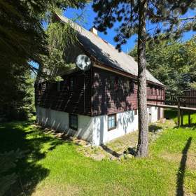 Foto inzerátu Prodej historické horské Chalupy Háj, Loučná pod Klínovcem, 220m zastavěná plocha, 1012m pozemek.