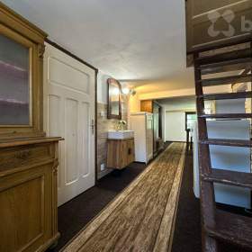 Foto inzerátu Prodej historické horské Chalupy Háj, Loučná pod Klínovcem, 220m zastavěná plocha, 1012m pozemek.