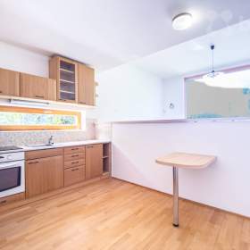 Foto inzerátu Rodinný dům 5+2 se zahradou, garáží a nebytovou jednotkou - Zlín, Prštné