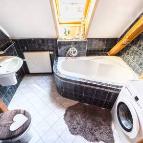 Foto inzerátu Podkrovní byt 4+kk, 66 m2 v Holýšově - klidná lokalita, blízko přírody