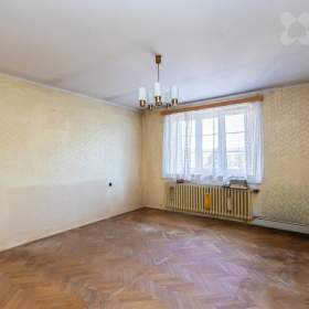 Foto inzerátu Prodej rodinného domu 167m2 v Mirošovicích u Prahy s 1276m2  velkým pozemkem.