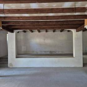 Foto inzerátu Komerční objekt vhodný pro vybudování apartmánů, užitná plocha 2846 m2, pozemek 2054 m2