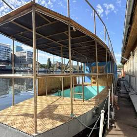 Foto inzerátu Patrový hausbót až 280 m2 v Praze 7 Holešovice, Sanderova