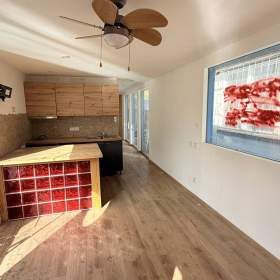 Foto inzerátu Patrový hausbót až 280 m2 v Praze 7 Holešovice, Sanderova