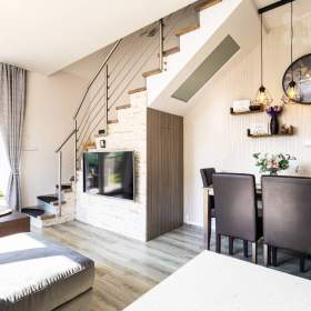 Prodej moderního bytu 3+kk se zahradou a bazénem, Polerady u Prahy / 19599838