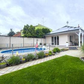 Prodej mimořádného RD 5+1 a dva samostatné apartmány i vinný sklep, pozemek 1 057 m2, Velké Bílovic / 19599850
