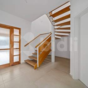 Foto inzerátu Prodej, rodinný dům s nebytovým prostorem, Svobodné Dvory, Hradec Králové