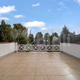 Foto inzerátu Prodej, rodinný dům s nebytovým prostorem, Svobodné Dvory, Hradec Králové