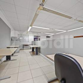 Foto inzerátu Prodej, rodinný dům s nebytovým prostorem, Svobodné Dvory, Hradec Králové