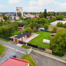 Prodej zajímavého stavebního pozemku s garáží / 19600685