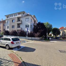 Prostorný byt 1+1 s balkonem, Brno- Juliánov / 19603840