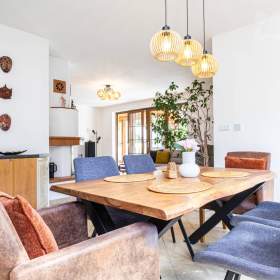 Foto inzerátu Prodej RD 5+kk, 240 m2, prostorná dvojgaráž, krytý bazén, pozemek 1411 m2, obec Suchohrdly, Znojmo