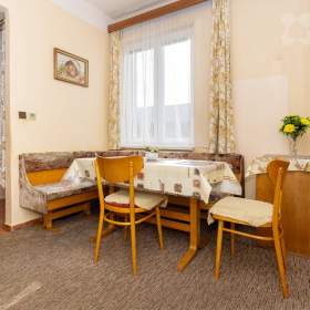 Foto inzerátu Prodej domu 4+1 se zahradou, Třebeš