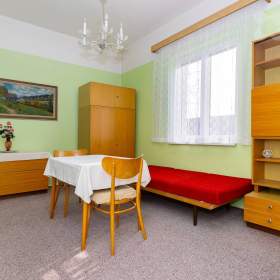 Foto inzerátu Prodej domu 4+1 se zahradou, Třebeš