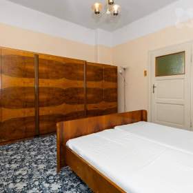 Foto inzerátu Prodej domu 4+1 se zahradou, Třebeš