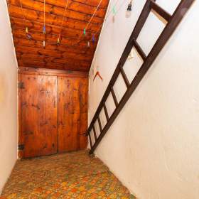 Foto inzerátu Prodej domu 4+1 se zahradou, Třebeš