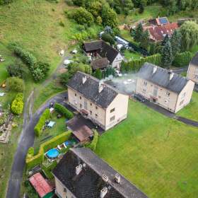 Foto inzerátu Prodej slunného bytu 3+1 75 m2, se zahradou 165 m2 v obci Janská