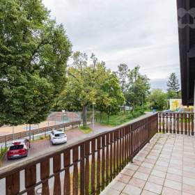 Foto inzerátu Prodej dvougeneračního domu 9+2 s garáží v Praze 9 - Vinoř.