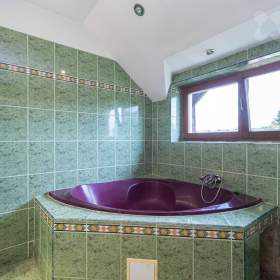 Foto inzerátu Prodej dvougeneračního domu 9+2 s garáží v Praze 9 - Vinoř.