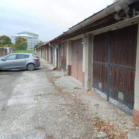 Prodej garáže 19 m2 Hulín, ulice Záhlinická (směr Otrokovice) / 19612300
