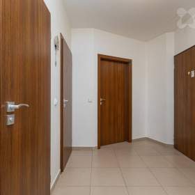 Foto inzerátu Pronájem bytu 2+kk, Na Plzeňce, Praha 5 - Smíchov, v domě s výtahem.