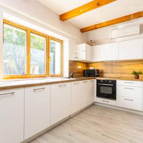 Foto inzerátu Zemědělská usedlost, RD 5+1, pozemek 160 435 m2, Polerady u Prahy