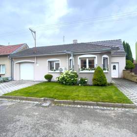 Foto inzerátu Prodej mimořádného RD 5+1 a dva samostatné apartmány i vinný sklep, pozemek 1 057 m2, Velké Bílovic