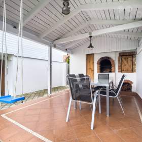 Foto inzerátu Prodej mimořádného RD 5+1 a dva samostatné apartmány i vinný sklep, pozemek 1 057 m2, Velké Bílovic