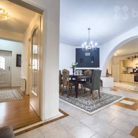 Foto inzerátu Prodej mimořádného RD 5+1 a dva samostatné apartmány i vinný sklep, pozemek 1 057 m2, Velké Bílovic