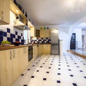 Foto inzerátu Prodej mimořádného RD 5+1 a dva samostatné apartmány i vinný sklep, pozemek 1 057 m2, Velké Bílovic