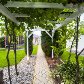 Foto inzerátu Prodej mimořádného RD 5+1 a dva samostatné apartmány i vinný sklep, pozemek 1 057 m2, Velké Bílovic