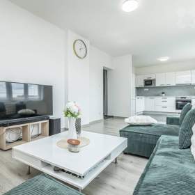 Foto inzerátu Byt 3+kk po rekonstrukci, s klimatizací, sklepem a dvojgaráží, Budihostice